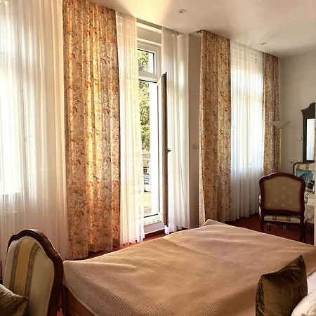 Отель Hentzel 3*