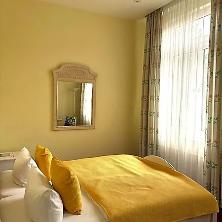 Hentzel 3* Weimar (Thuringia)