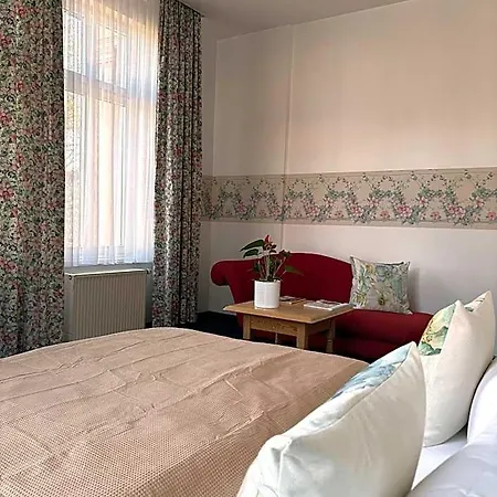 Hentzel 3* Weimar (Thuringia)
