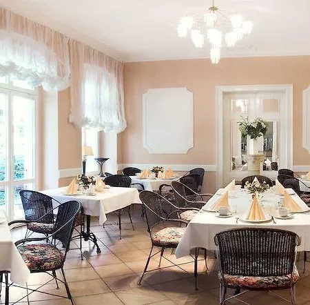 Отель Hentzel 3*